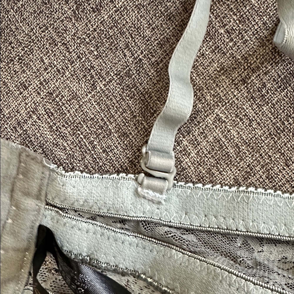 Lace Bra - push-up and strapless - Picture 8 of 8